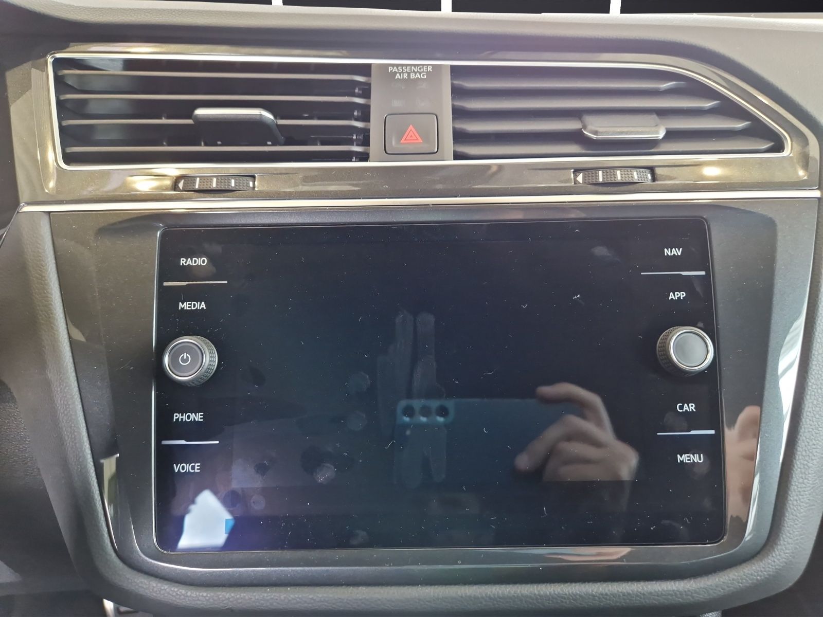 Fahrzeugabbildung Volkswagen Tiguan R-Line 4M MATRIX ACC 20" NAVI
