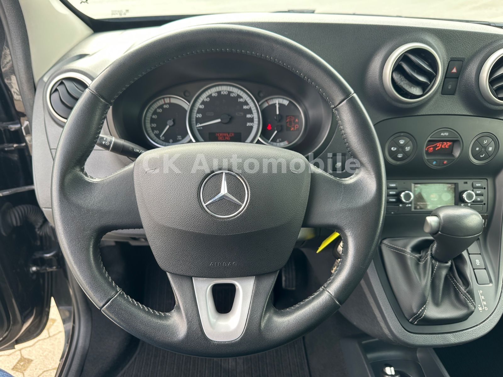 Fahrzeugabbildung Mercedes-Benz Citan Kombi 112 Lang Automatik/Navi/Pano/Kamera