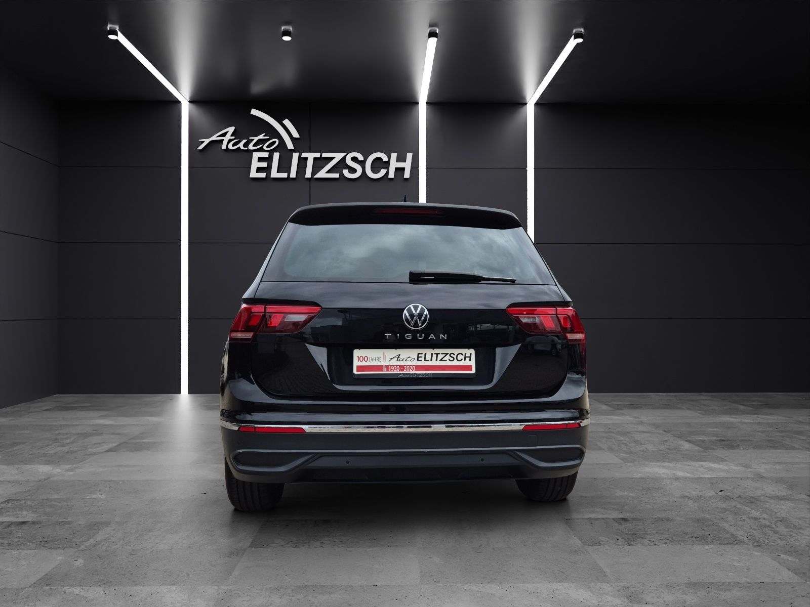 Fahrzeugabbildung Volkswagen Tiguan TSI United DSG LED Navi AID ACC Park-Assi