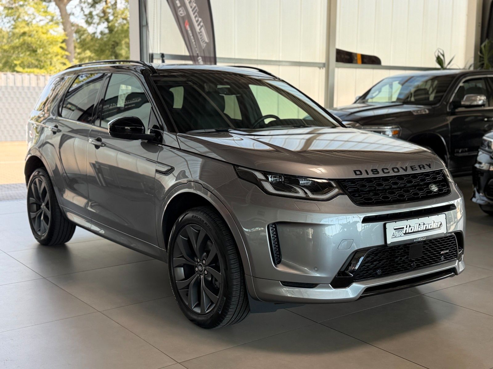 Fahrzeugabbildung Land Rover Discovery Sport 2.0 D 165 R-Dynamic SE AWD