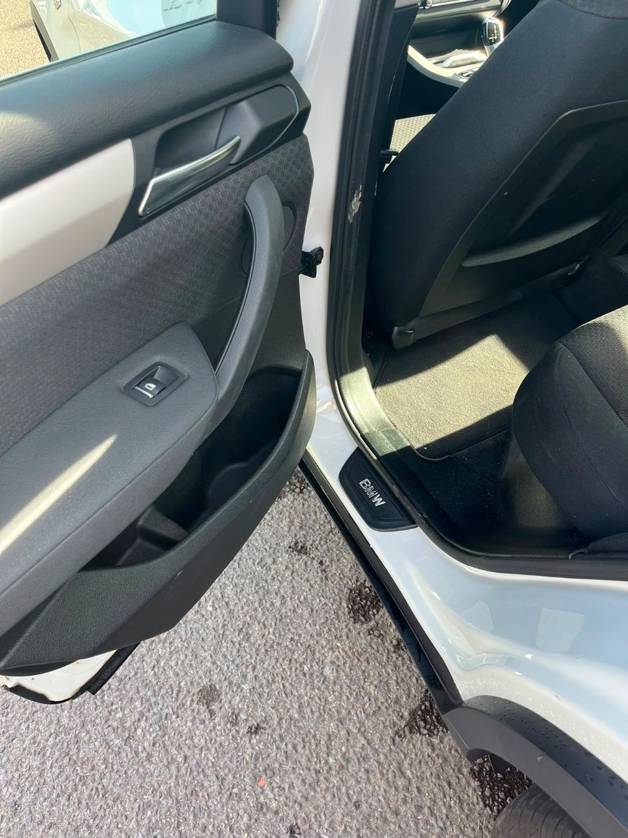 Fahrzeugabbildung BMW X4 xDrive 20 i HUD+Xenon+Schiebedach