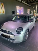 MINI Cooper, neustes Modell, 5/2025, 1600 km, wie neu - MINI MINI: Modell