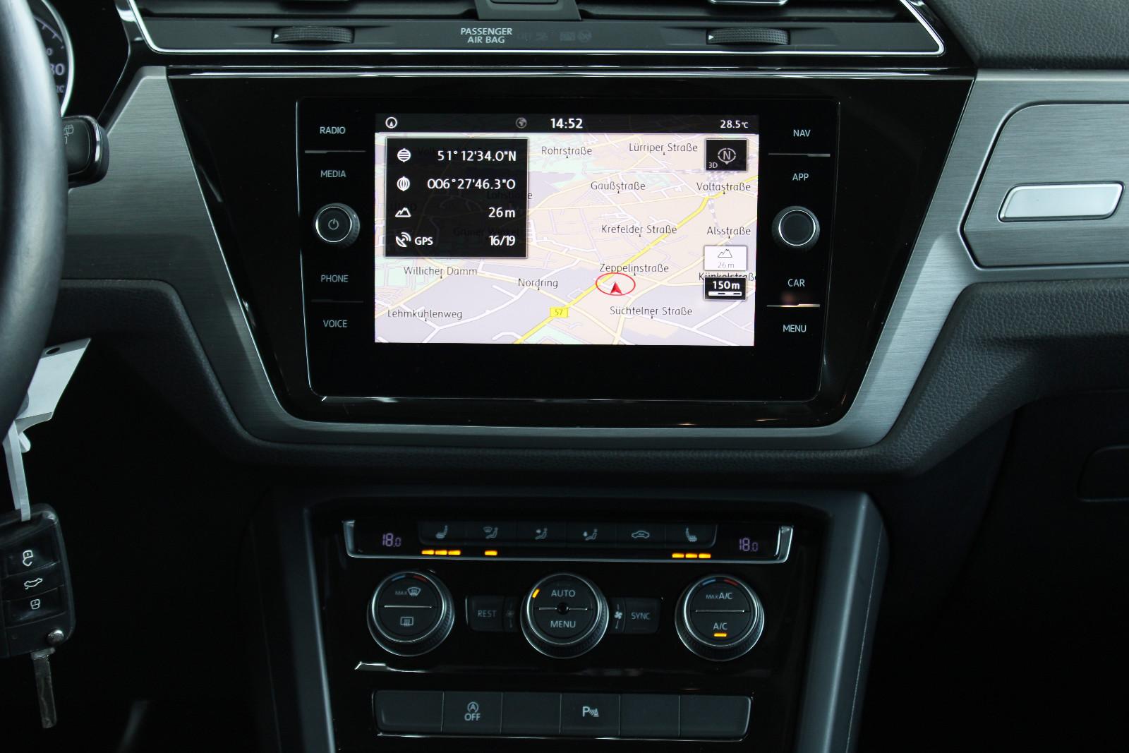 Volkswagen Touran *7 Sitzer* *Tüv&Inspektion Neu*Navi*Leder