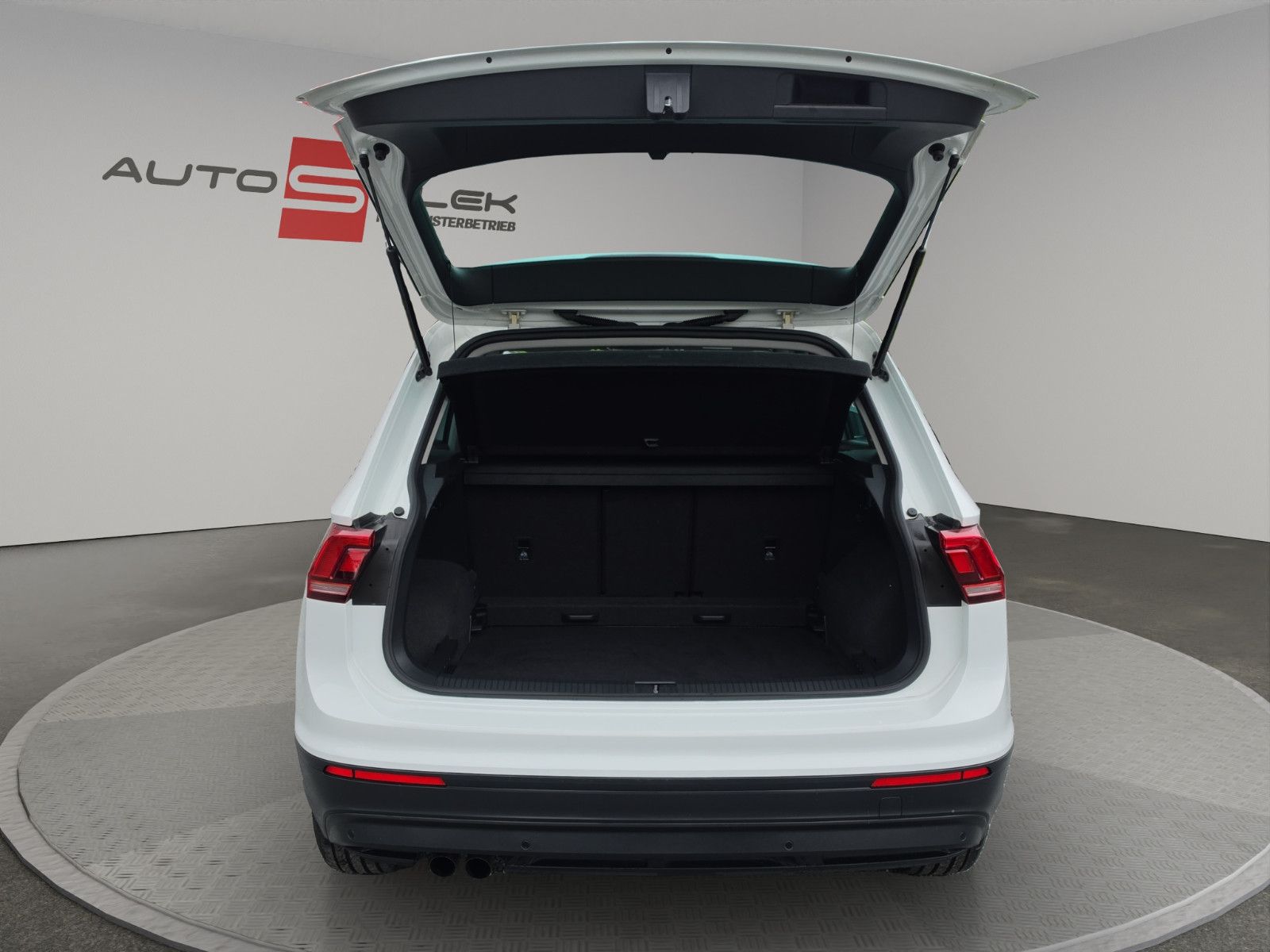 Fahrzeugabbildung Volkswagen Tiguan Comfortline BMT/Start-Stopp Aus 1.Hand