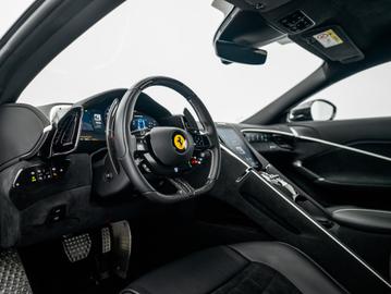 صورة 10 لـ 2021 Ferrari ROMA