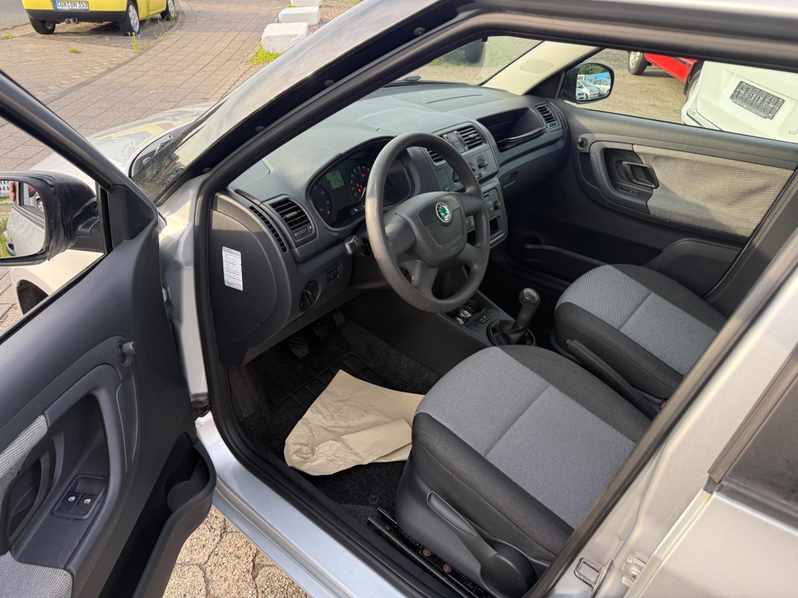 Skoda Fabia 2010 — photo 7