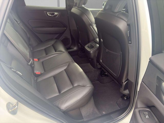 Volvo XC60 Plus Dark 2WD