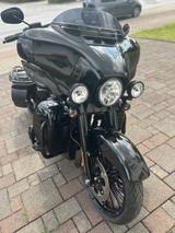 Harley-Davidson Street Glide Spezial - Harley-Davidson Motorräder in Herne