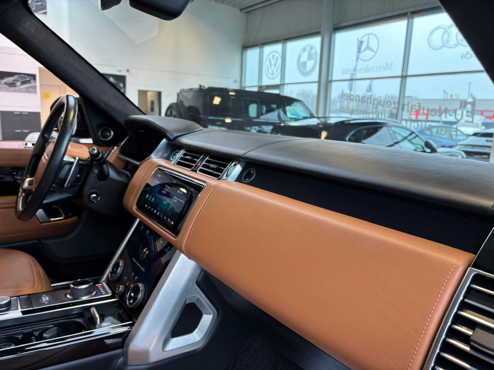 Fahrzeugabbildung Land Rover Range Rover 3.0 Liter SDV6 Autobiography