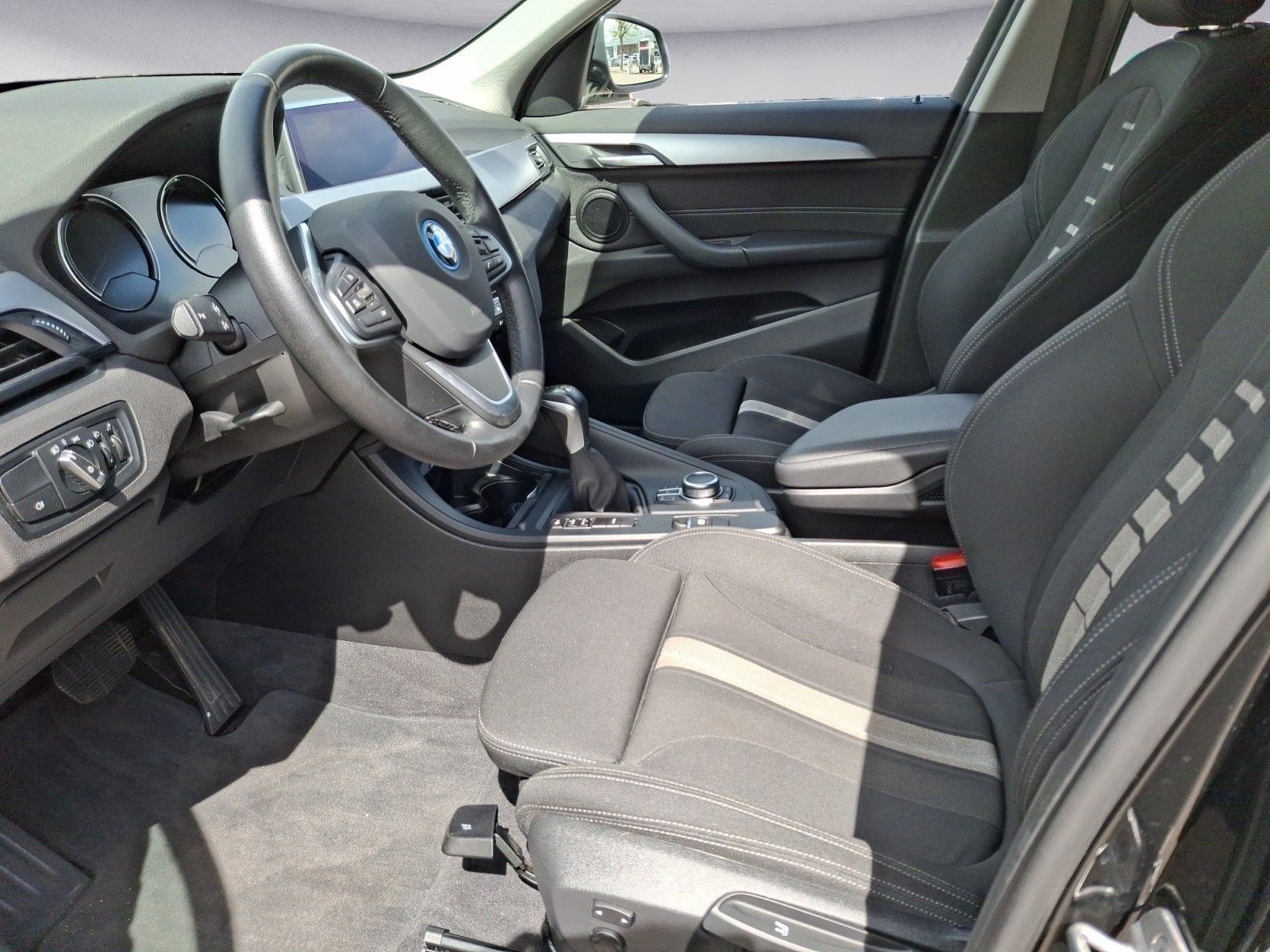BMW X1 xDrive25e Advantage Steptronic Aut. Klimaaut. imagem 2