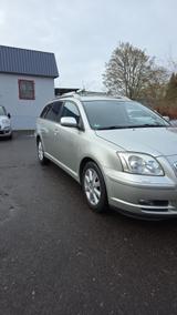 Toyota Avensis - Toyota Avensis aus 2005: Kombi