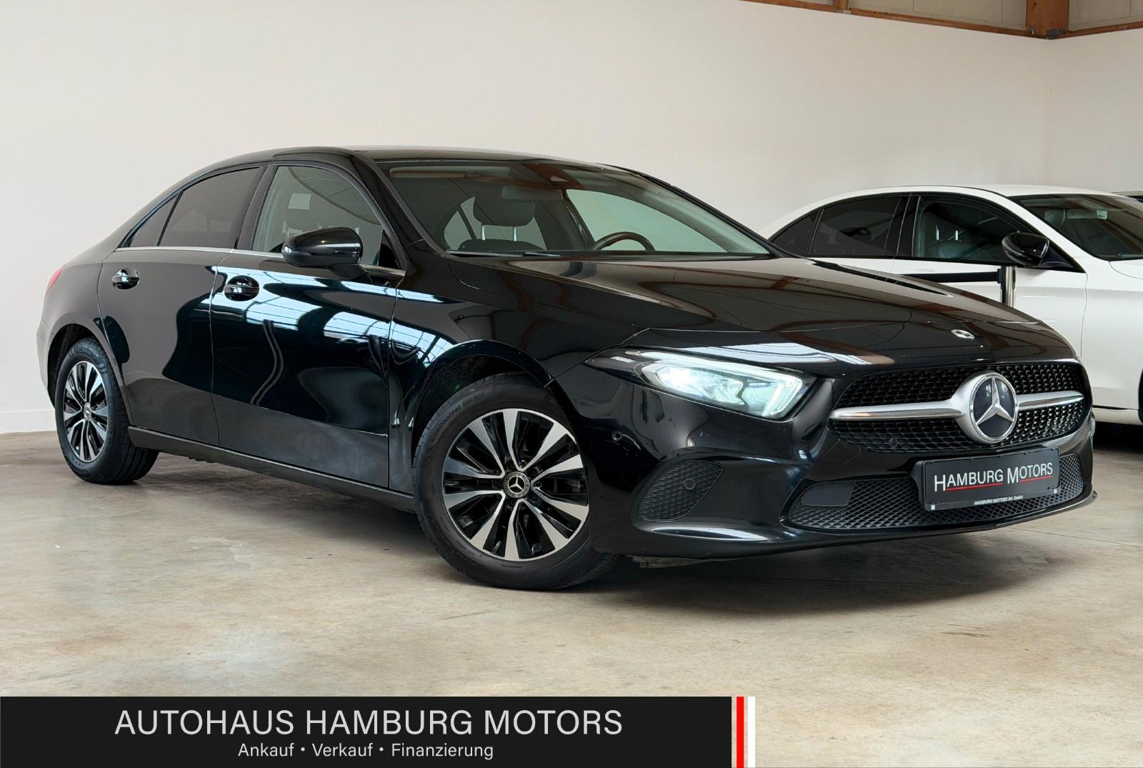 Mercedes-Benz A 180 8G-DCT Limousine Ambiente/AppleCarplay/AHK