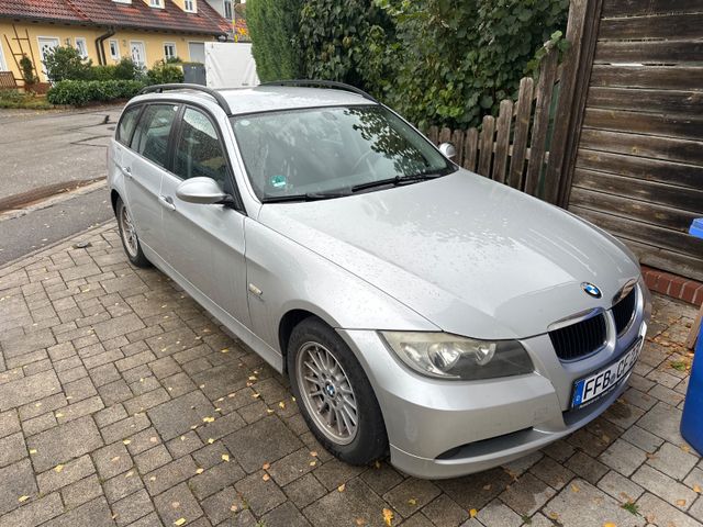 BMW 320i touring -