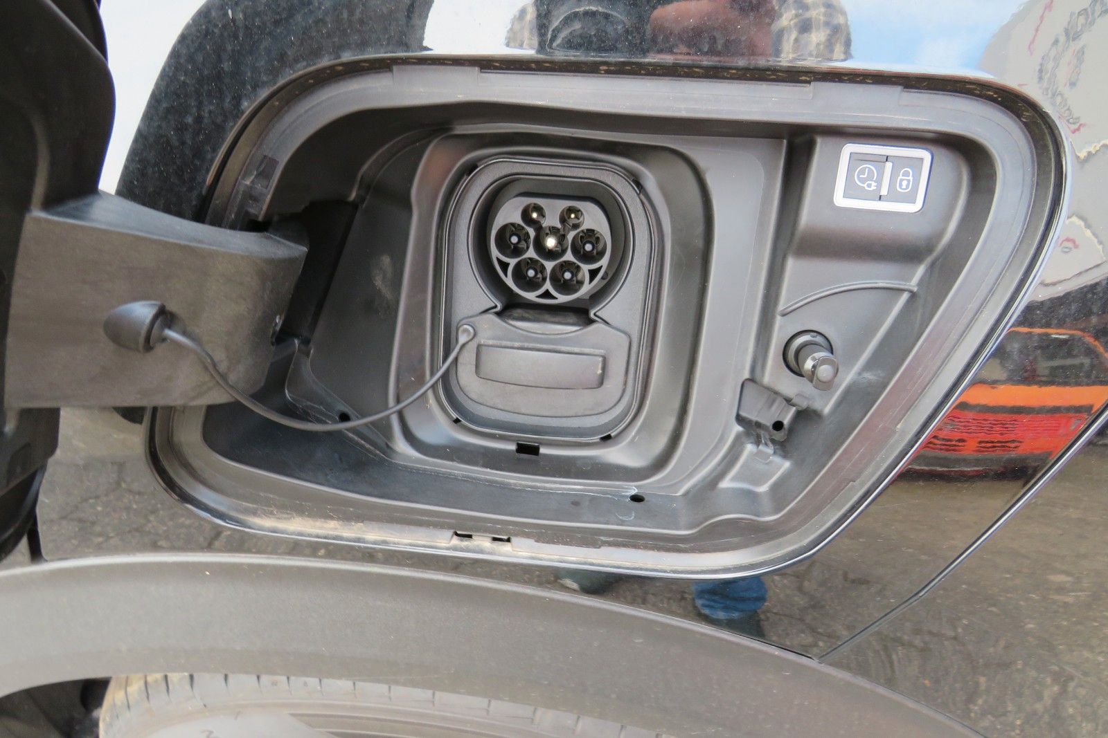 Fahrzeugabbildung Peugeot 2008 e- GT PDC KAMERA NAVI SITZH.