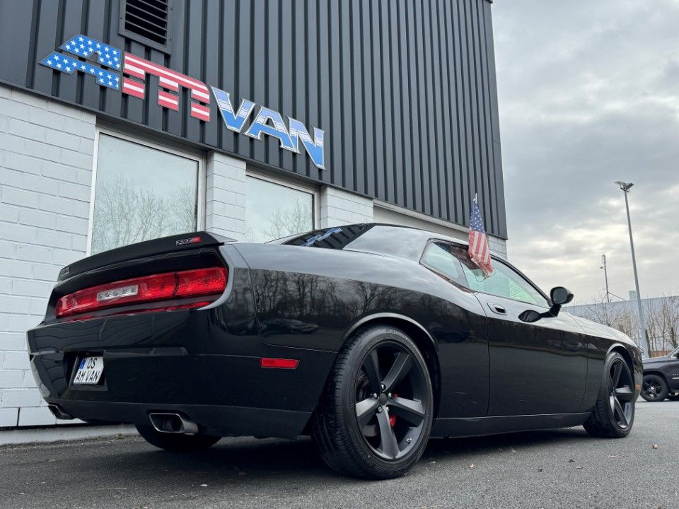 Fahrzeugabbildung Dodge Challenger 6.1 SRT8 Neuwagenimport Navi SD Leder