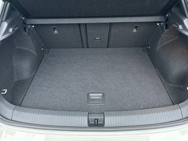 Fahrzeugabbildung Volkswagen T-Roc 1.5 TSI R-LINE LED-PLUS SHZ APP-CONNECT AC