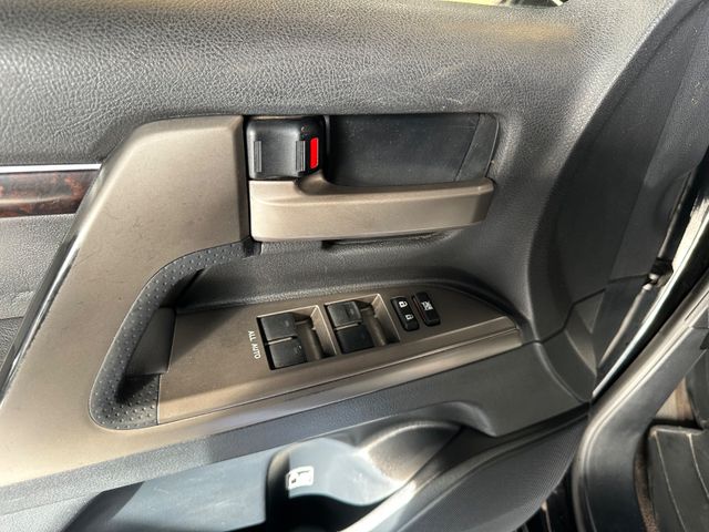 Toyota Land Cruiser 200 Executive