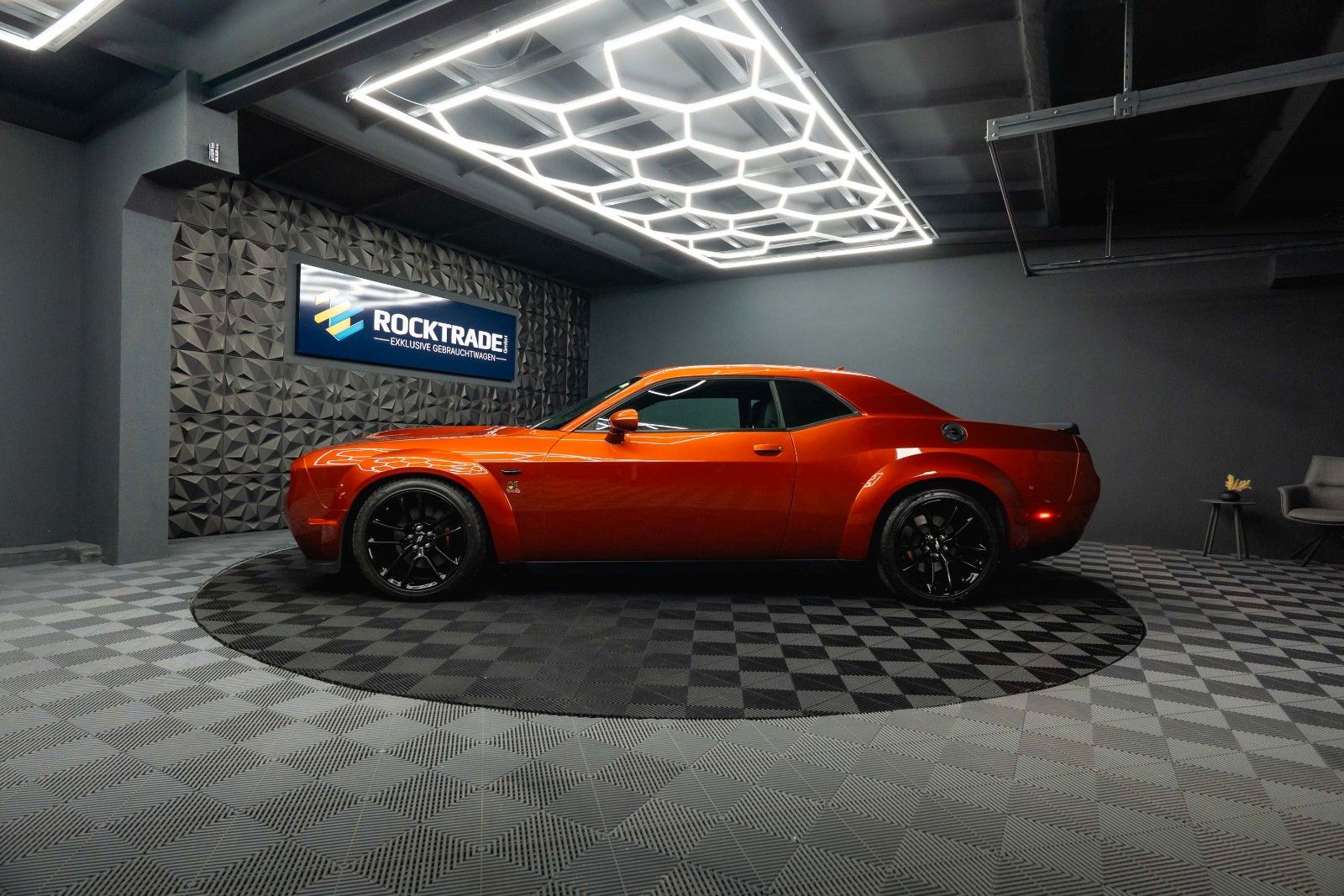 Fahrzeugabbildung Dodge Challenger 6.4 V8 SRT 392 R/T SCAT PACK WIDEBODY