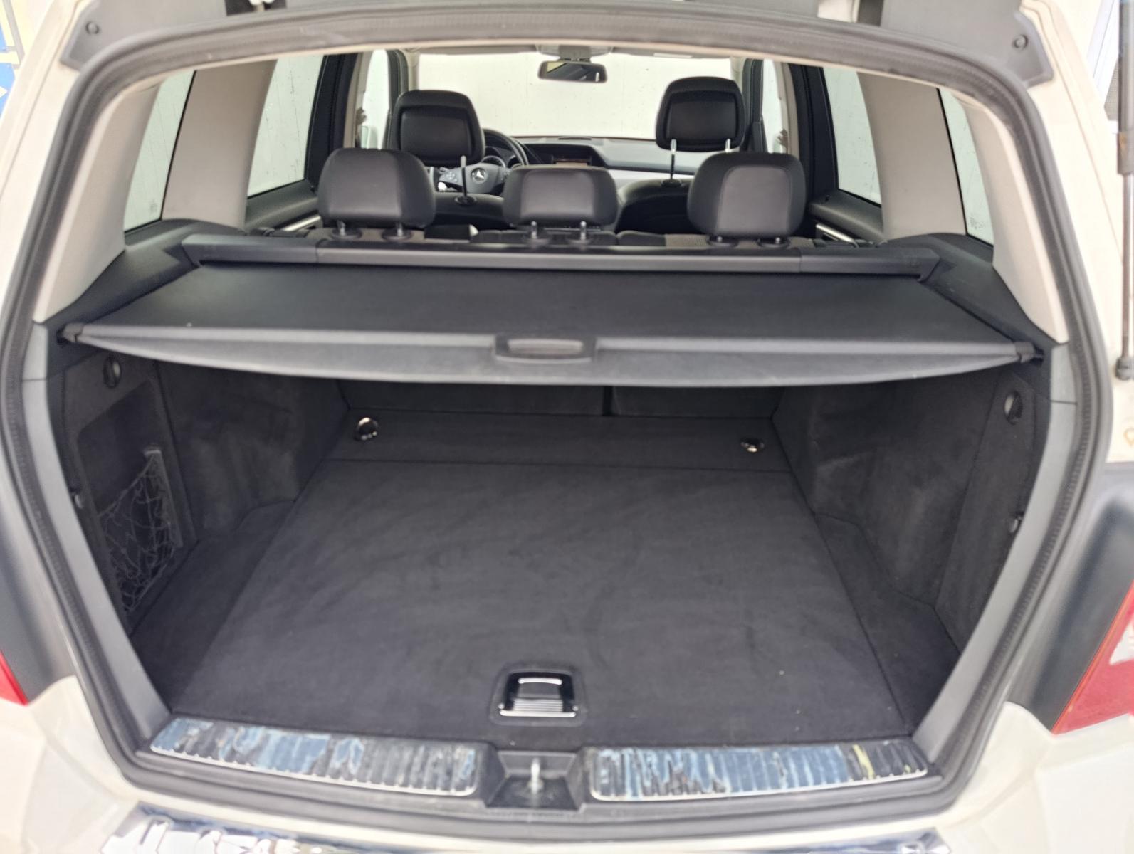 Mercedes-Benz GLK350 2011 — photo 8
