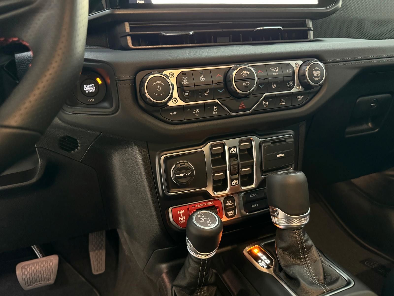 Fahrzeugabbildung Jeep 2026 MOAB 392-6.4L HEMI V8-DUAL TOP