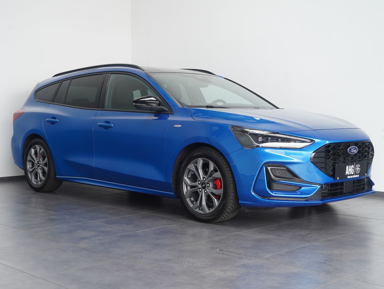 Fahrzeugabbildung Ford Focus Turnier 1.0 EcoBoost ST-Line X ACC/MATRIX