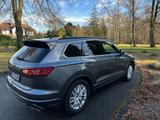 Volkswagen Touareg 3.0 V6 Nav,LED,ACC,Pano,Luft,Dynaudio - VW Touareg Gebrauchtwagen in Frankfurt