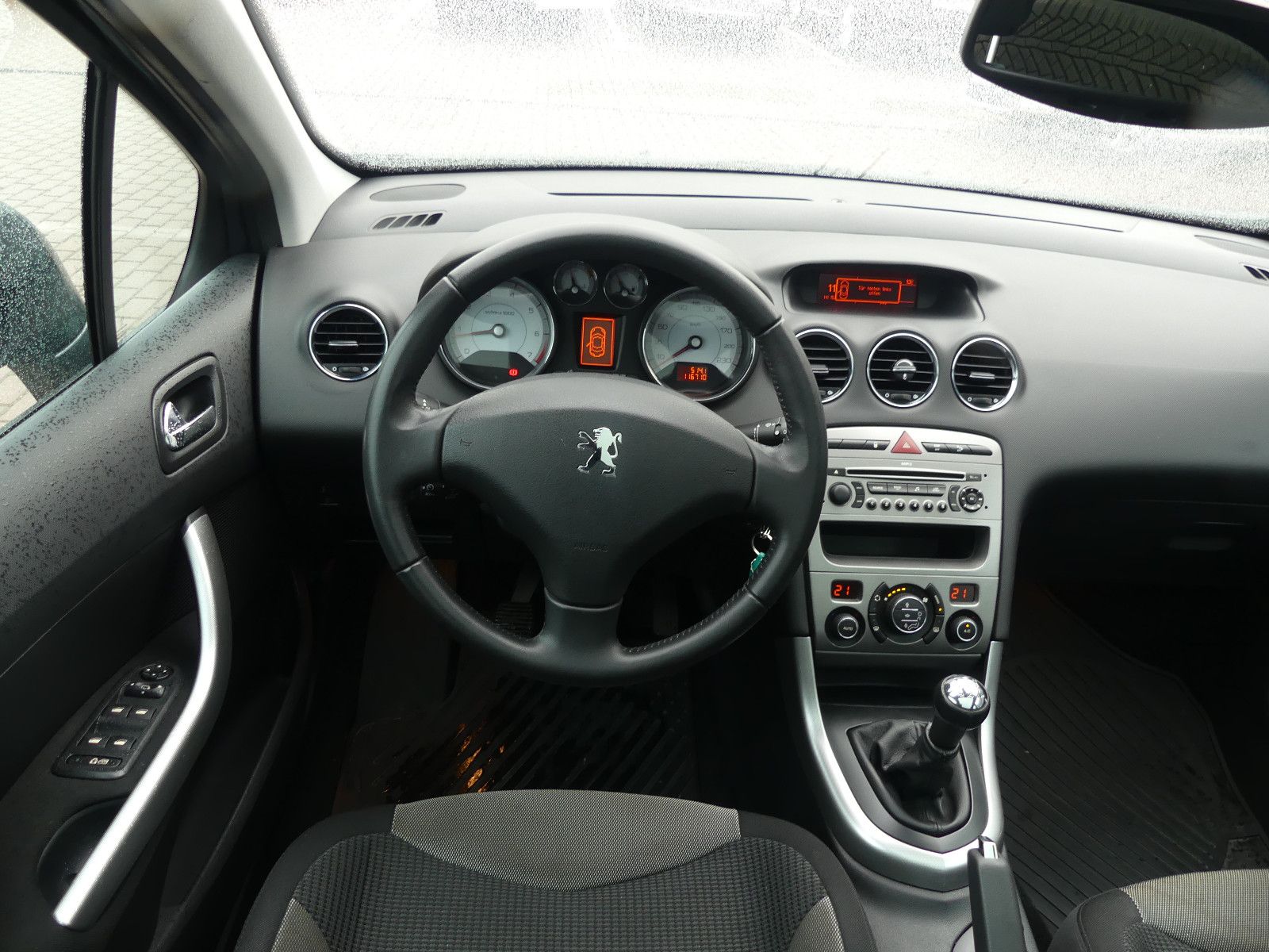 Fahrzeugabbildung Peugeot 308 Sport Plus 150 THP *PDC*SITZHZG*PANO*LM*GRA*
