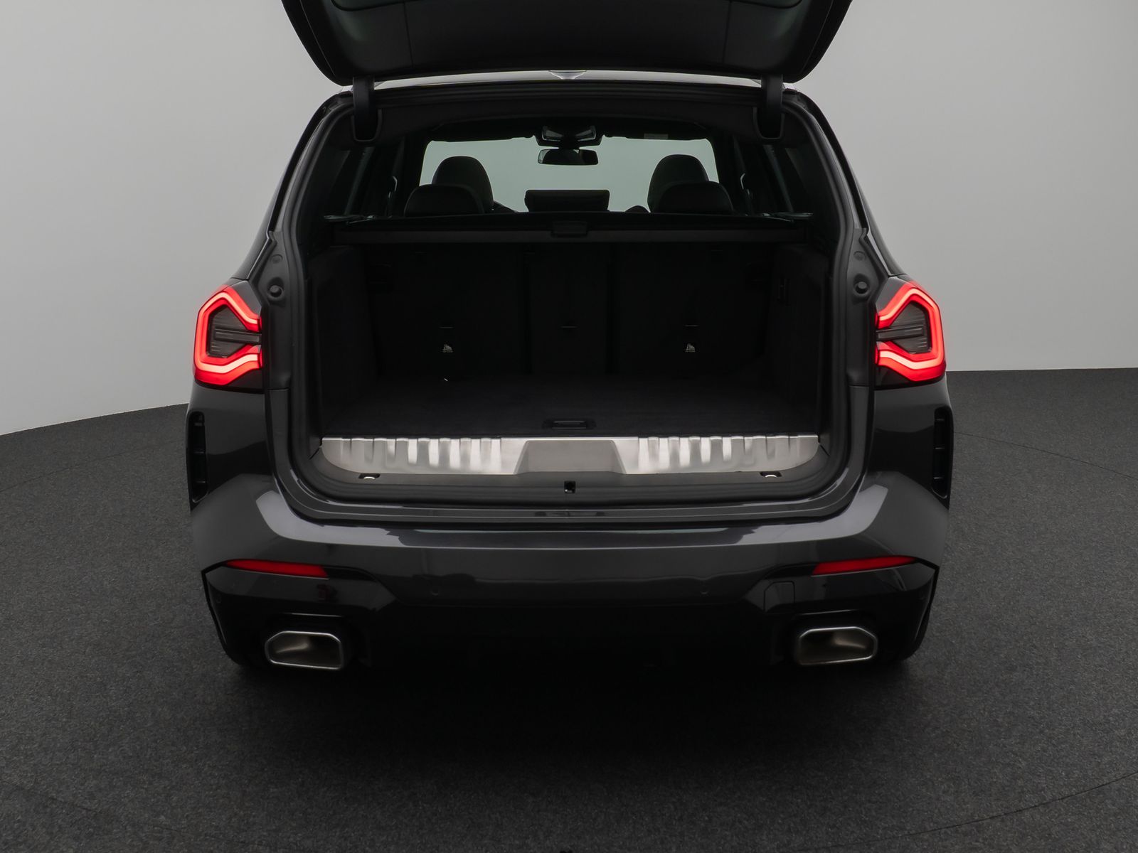 Fahrzeugabbildung BMW X3 xD30e M Sport Panorama 360° HUD DAB HiFi AHK