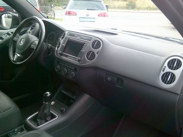 Volkswagen Tiguan - 12
