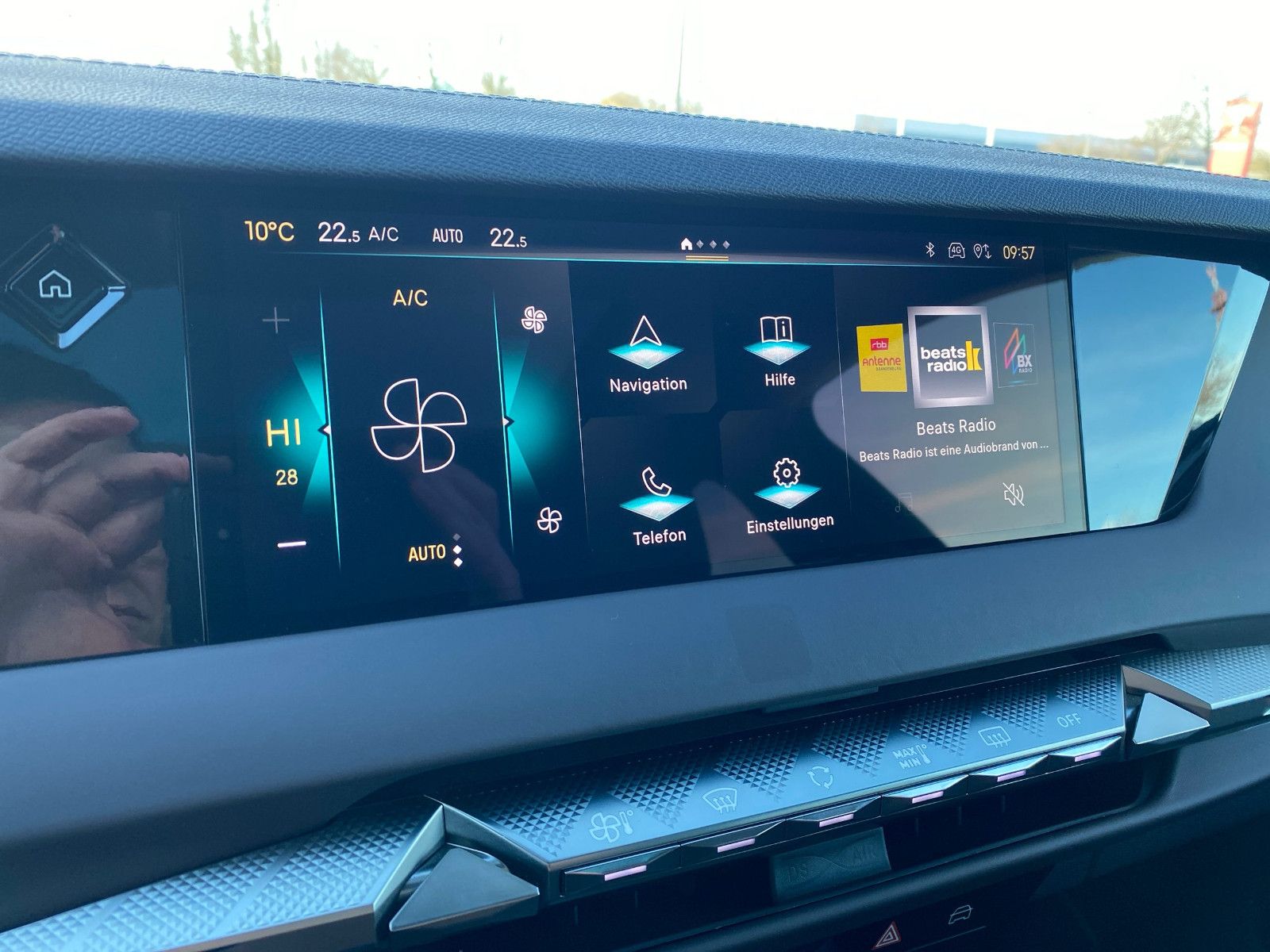 Fahrzeugabbildung DS Automobiles DS4 Benzin Automatik 130 ETOILE *LEDER*MatrixLED