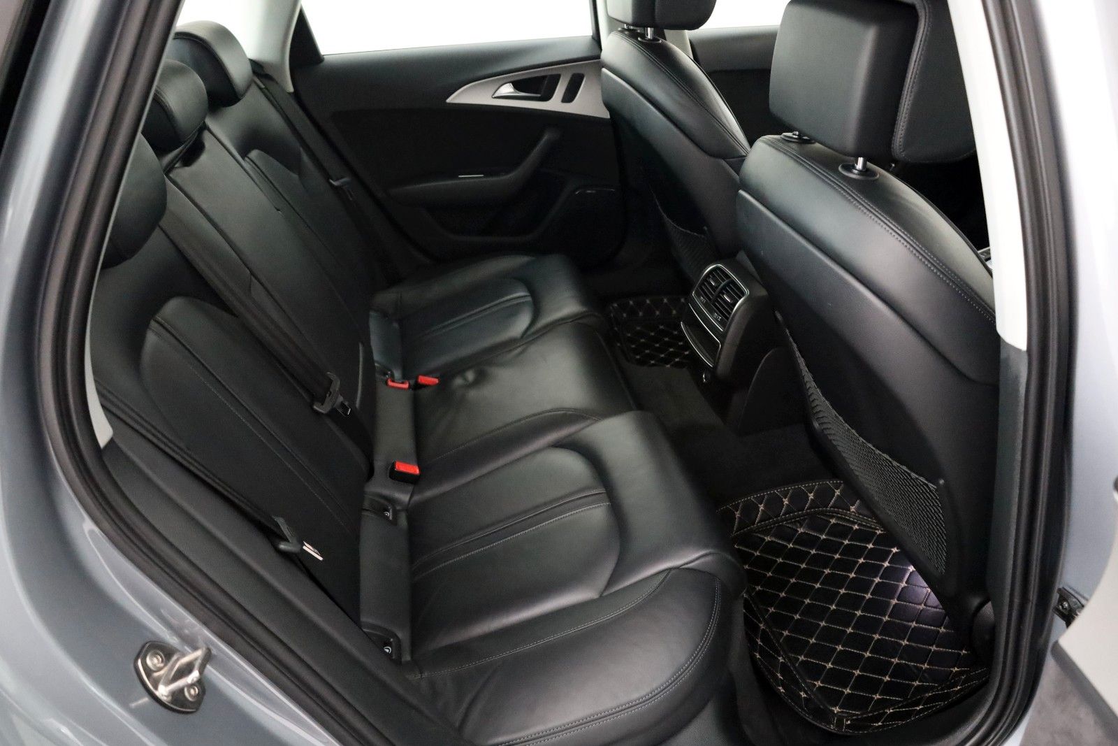 Fahrzeugabbildung Audi A6 Avant 3.0TDI Leder,Navi,Xenon,Panor,BOSE,+WR