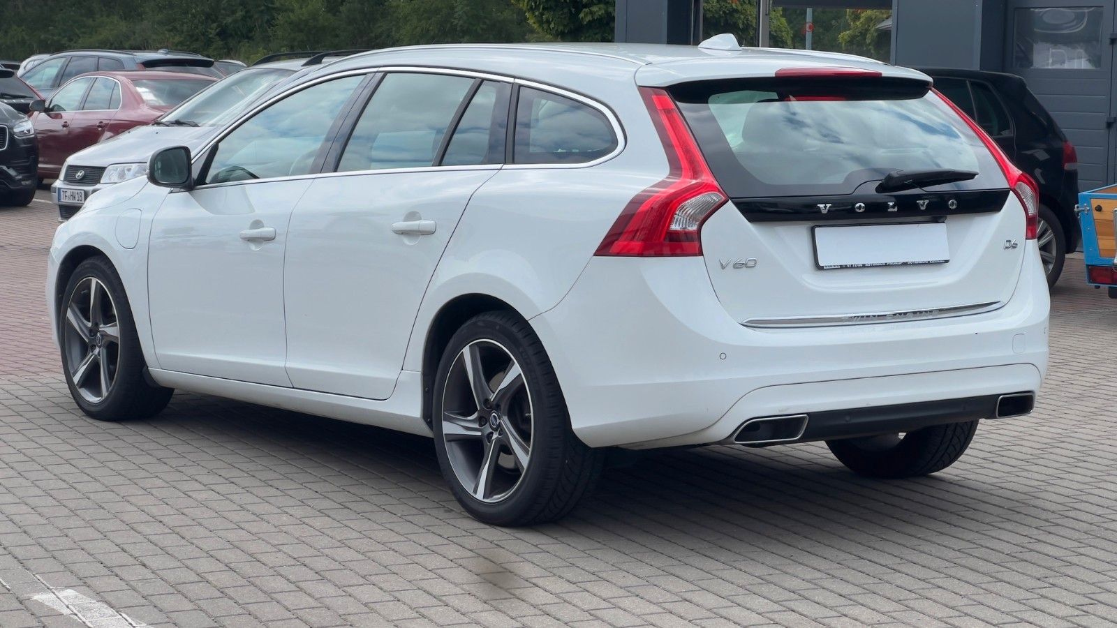 Fahrzeugabbildung Volvo V60 Kombi Summum AWD*Mietkauf*GSD*TEMP*RFK*