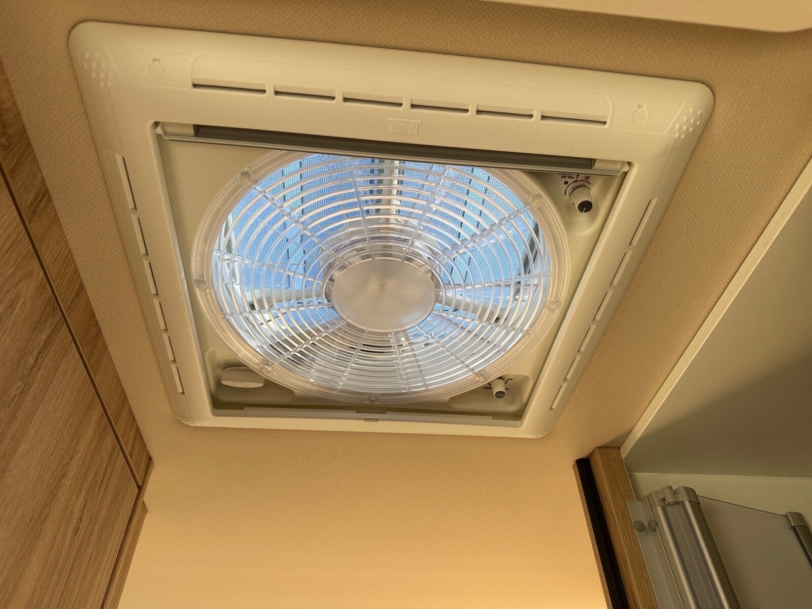 Fahrzeugabbildung Eura Mobil Profila RS PRS 720 QF Automatik/Plus Paket Alde