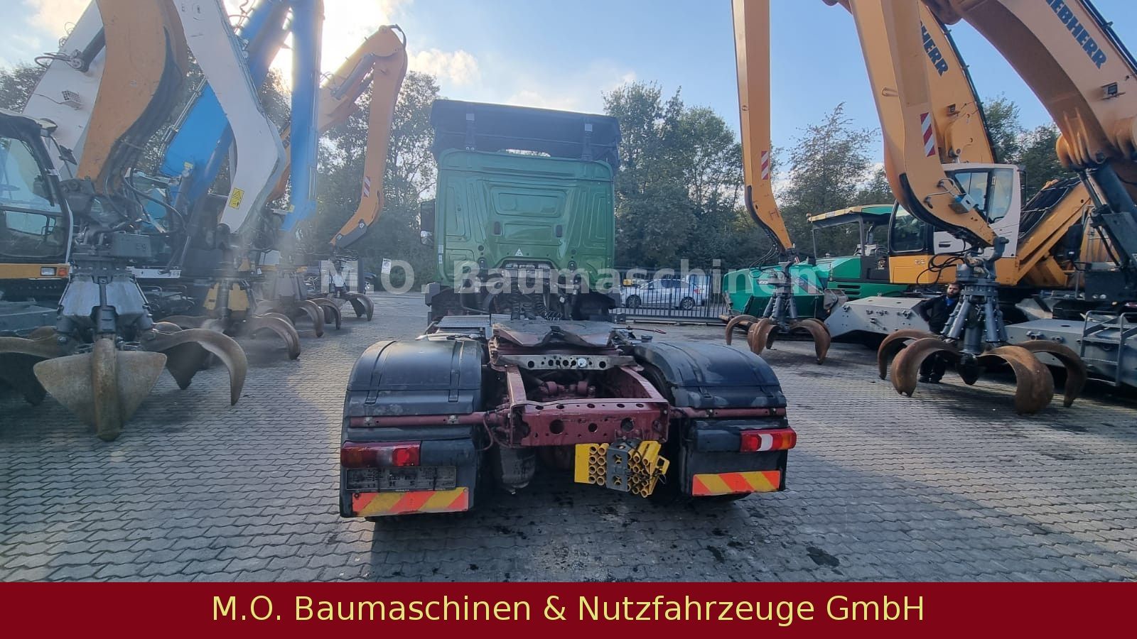 Fahrzeugabbildung Mercedes-Benz Actros 1843 / AC / 4x2/AD Blue / Kipphydraulik