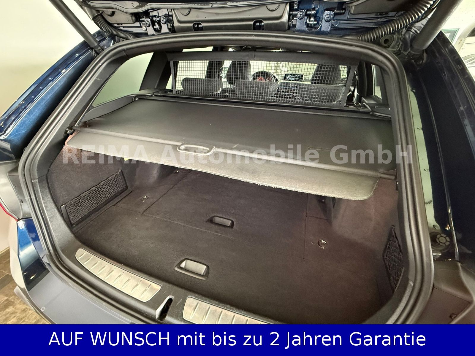 Fahrzeugabbildung BMW 335 d xDrive M Sport Touring, HUD, LED, H&K