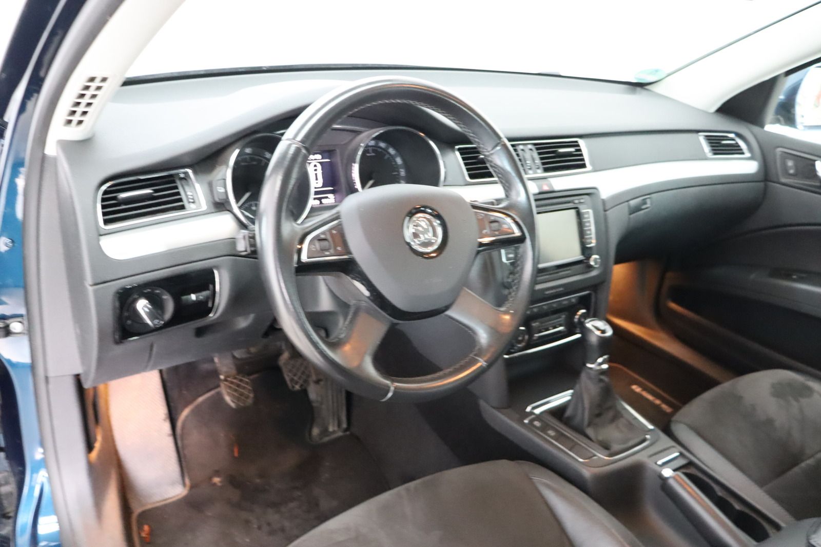 Fahrzeugabbildung SKODA Superb * Memory * Alcantara * PDC