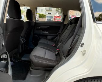 Mitsubishi Outlander - 10