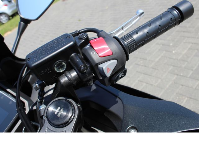 Honda CBR500R e-Clutch *inkl. Zubehör