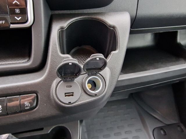 Fahrzeugabbildung Fiat Ducato Rollstuhltranporter Lift 4 Rollstühle
