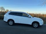 Mitsubishi Outlander Business Edition 2.0 Automatik 7-Sitze - gebrauchte Mitsubishi Outlander aus dem Jahr 2015