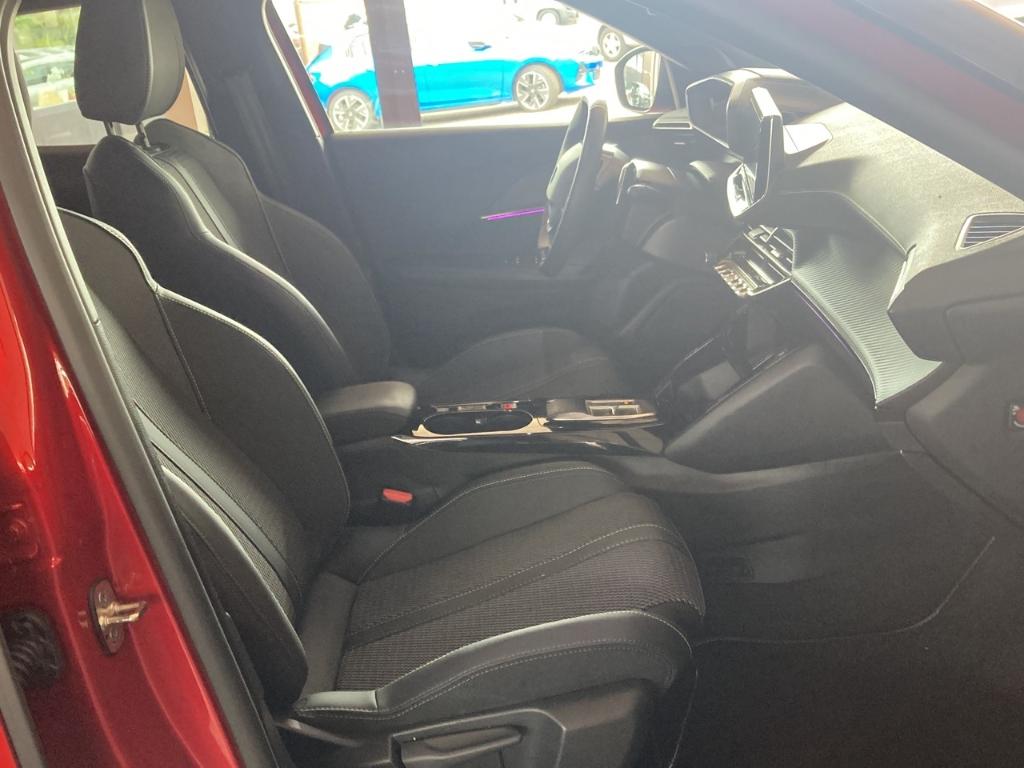 Peugeot 2008 Hybrid GT AT Navi Kamera 360 PDC v+h, миниатюра 12