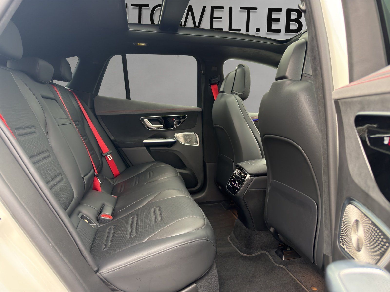 Fahrzeugabbildung Mercedes-Benz EQE43AMG SUV Prem+HYPER Carbon DYNAMIC+ 22kw HAL