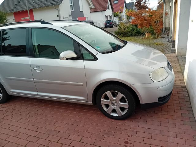 Volkswagen VW Touran 1,4 TSI  TÜV 7/26