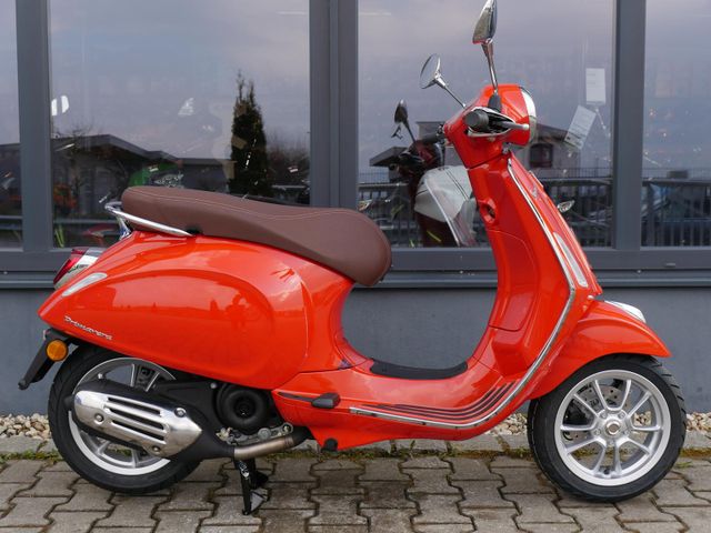 Vespa Primavera 50 - mehrere Farben - Sitzbank braun