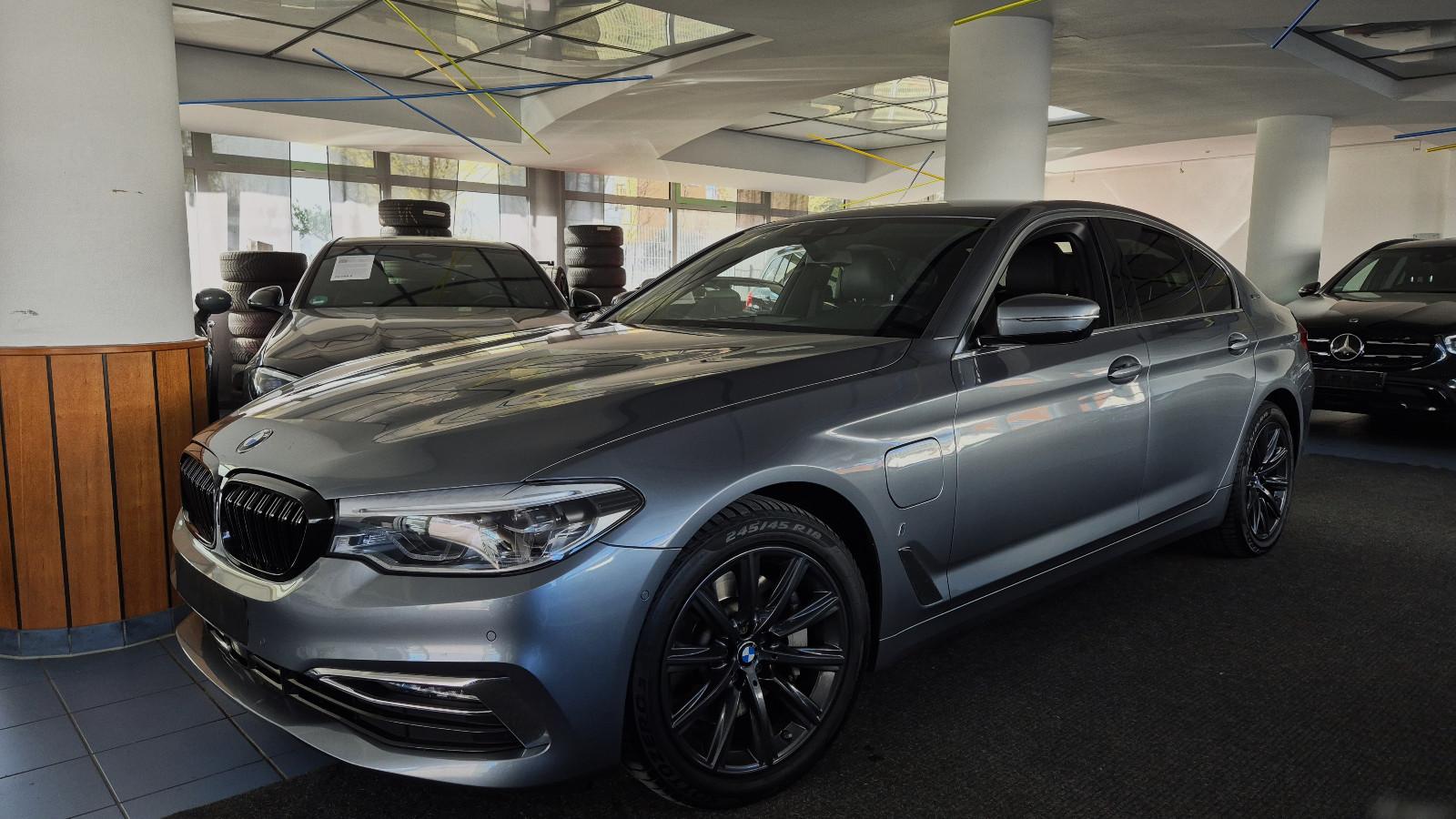 BMW 530e Luxury/Leder/LED/Parkass/RFK/Spur/Temp/Totw