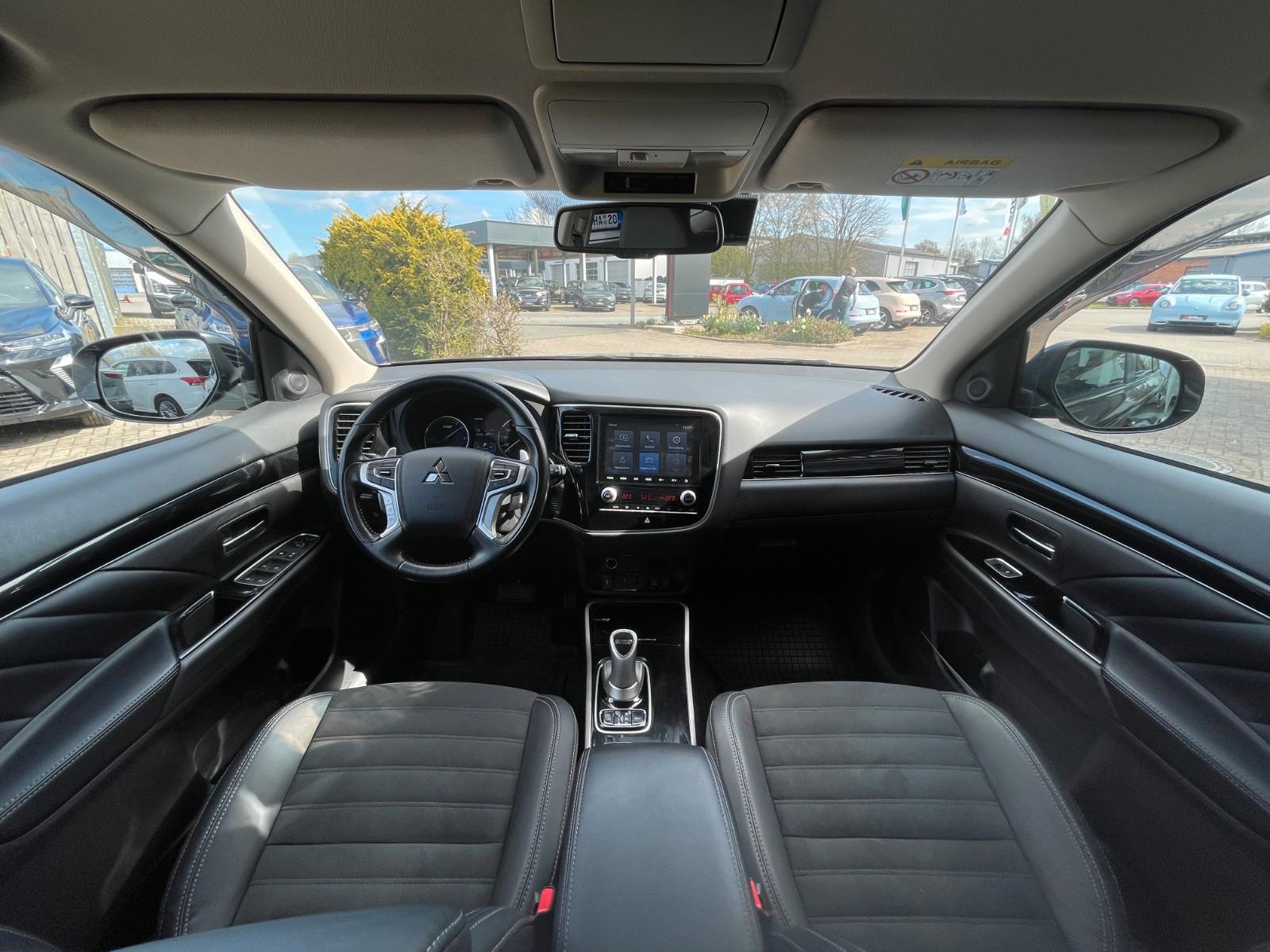 Mitsubishi Outlander Plug-In-Hybrid PHEV SPIRIT 4WD *AHK*