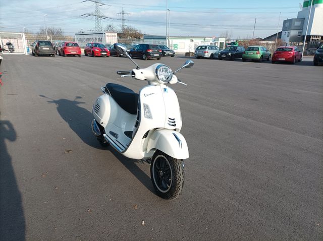 Vespa GTS 300 Super ABS