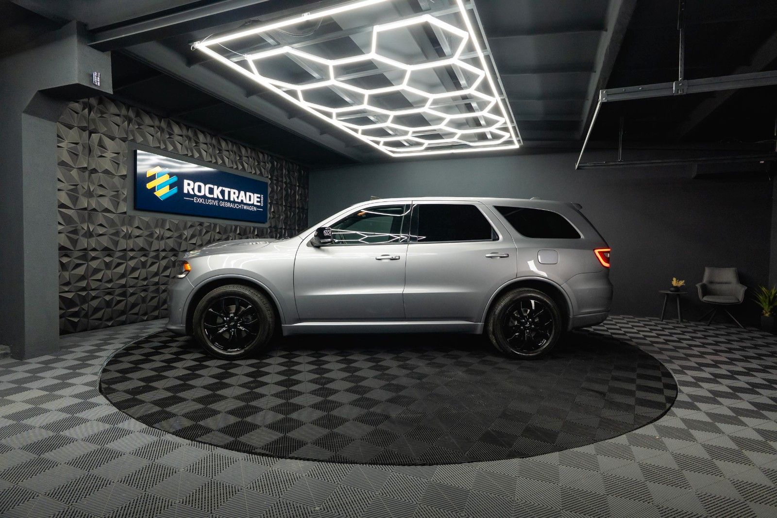 Fahrzeugabbildung Dodge Durango 5.7 V8 R/T 4x4 Night-Paket *7 Sitze*19%*