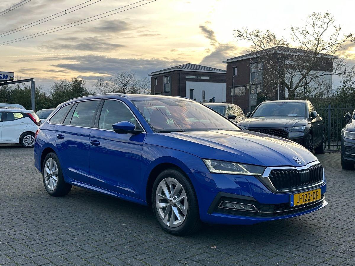 Skoda Octavia kombi 1.5 TSI 110kw | First Edition | Na
