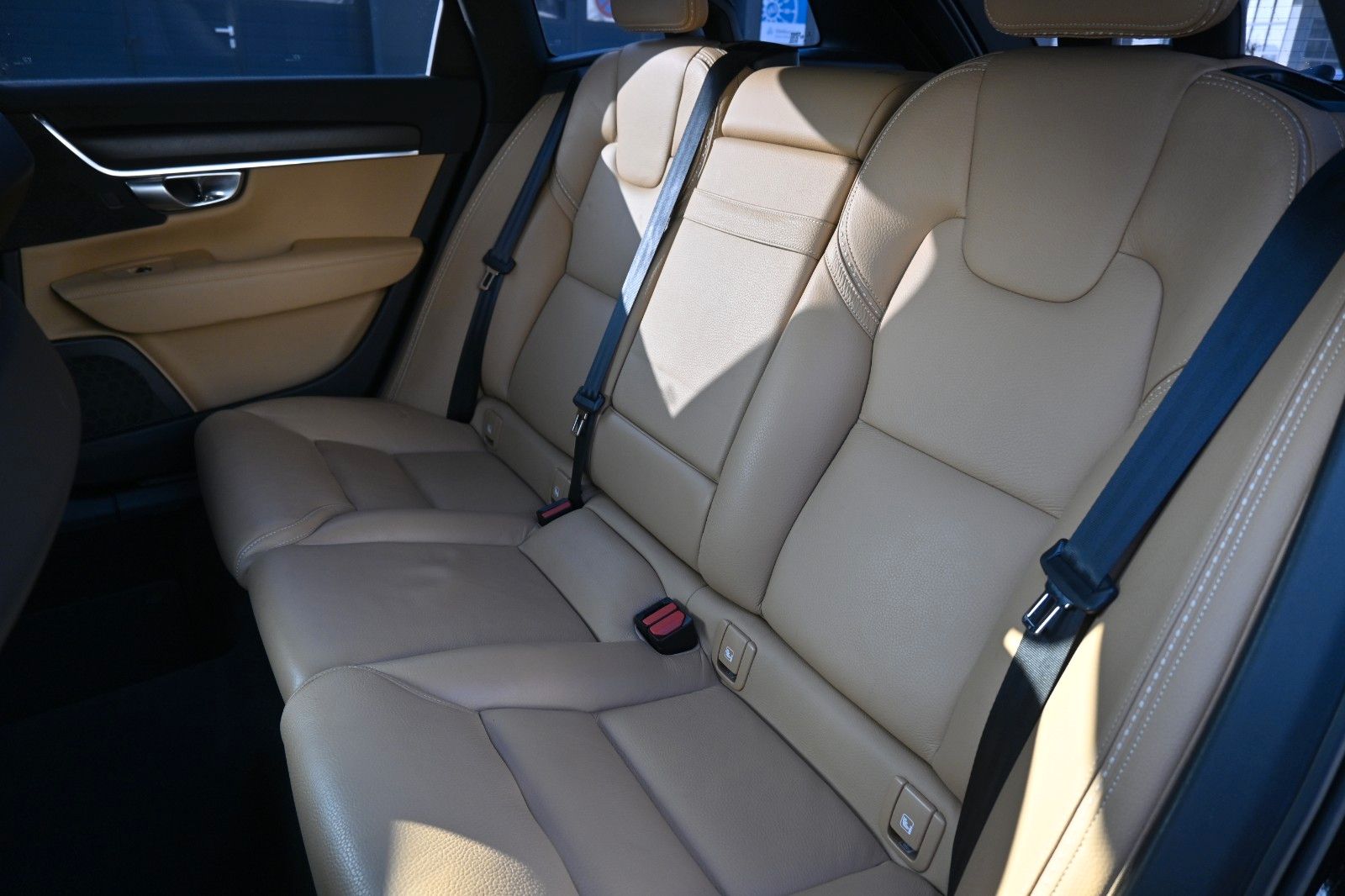 Fahrzeugabbildung Volvo V90 CC D4 AWD*STHZ*MIetkauf möglich